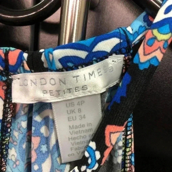 London Times Sleeveless Halter, flare,soft silky stretch,keyhole back,pattern - Picture 10 of 11